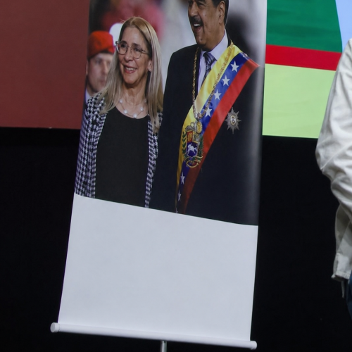 Congresso do PT exibe banner pedindo volta de Nicolás Maduro e gera repercussão política