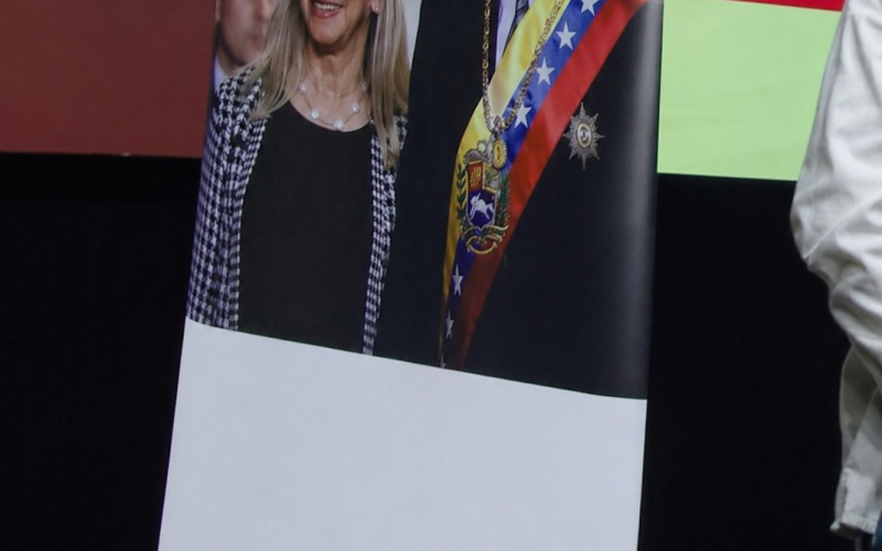 Congresso do PT exibe banner pedindo volta de Nicolás Maduro e gera repercussão política