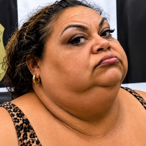 Mulher é presa após tentar matar o marido a facadas depois de ser chamada de “sapo-boi”
