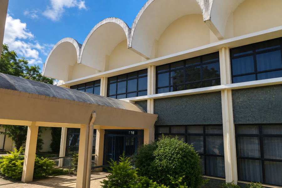 Denúncia aponta possível pedido de votos dentro do Colégio Modelo Luís Eduardo Magalhães