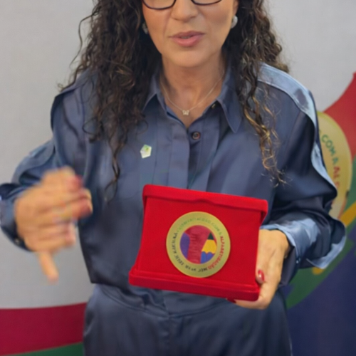 Prefeita Fabiane Azevedo recebe Selo da Alfabetização e compartilha conquista com a equipe em Ponto Novo