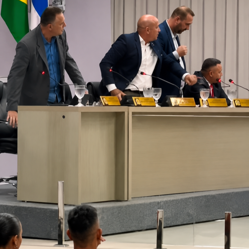 Tumulto marca sessão da Câmara de Monte Santo e votação de mudança no Regimento termina sem decisão