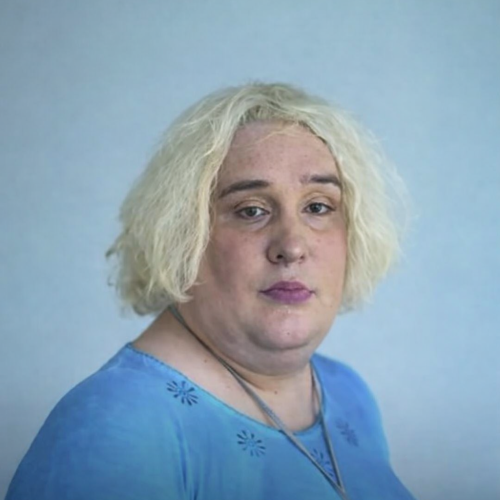 Justiça no Canadá nega indenização a mulher trans que processou salão por recusa em fazer depilação