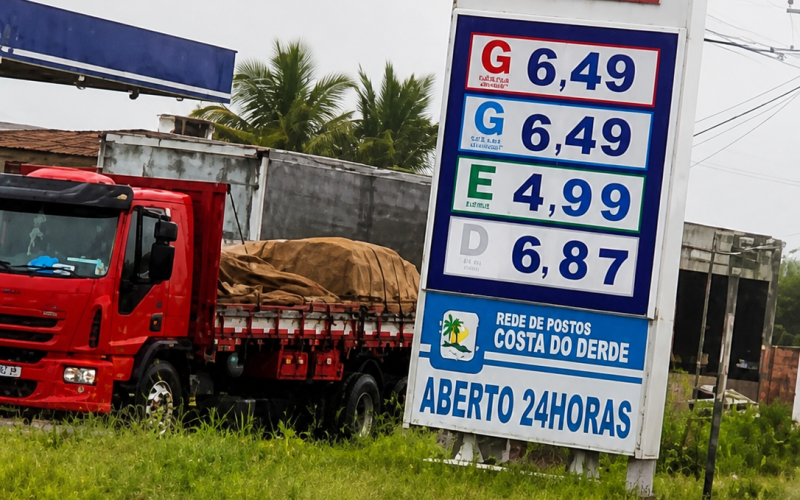 Gasolina a R$ 6,49 revolta motoristas e combustível segue caro no Nordeste sem previsão de queda