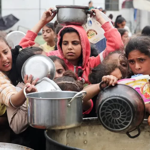 Giro Internacional: Mais de 100 pessoas morreram de fome em Gaza