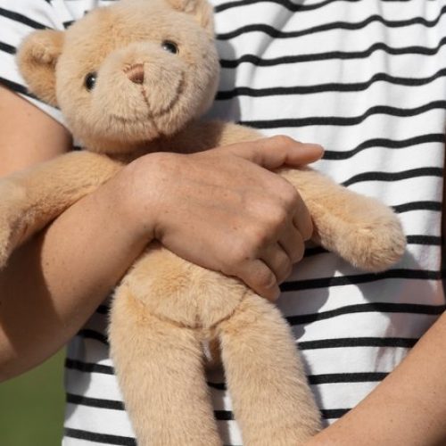 Menina de 6 anos é sequestrada, estuprada e assassinada por conhecido da família