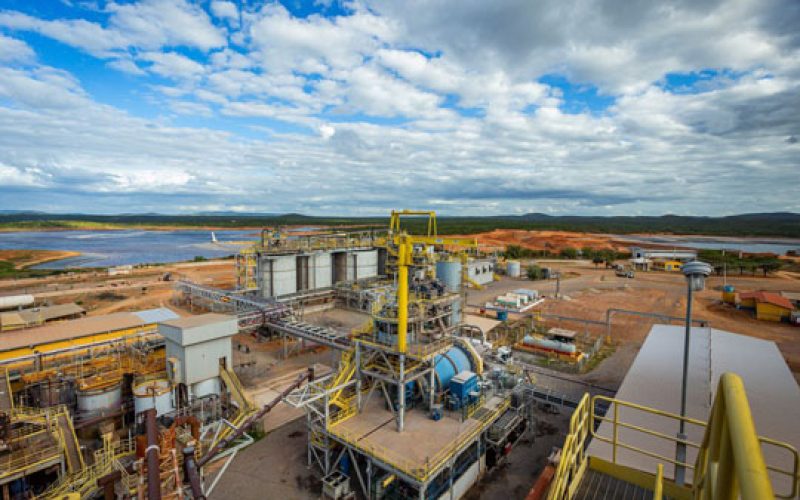 Justiça condena mineradora e terceirizada em Santaluz a indenizar trabalhador por desvio de função e acidente