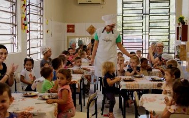 Série mostra rotina, desafios e a dedicação das merendeiras em escolas públicas