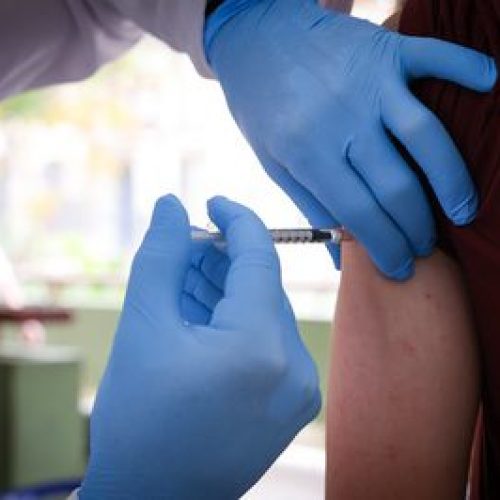Anvisa amplia para maiores de 18 anos uso de imunizante que previne bronquiolite