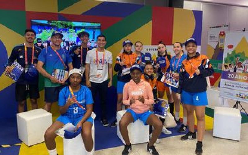 Estudantes do Pé-de-Meia participam dos Jogos da Juventude