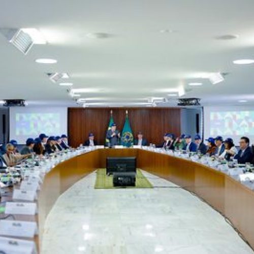 Lula defende soberania, negociação e multilateralismo em reunião ministerial