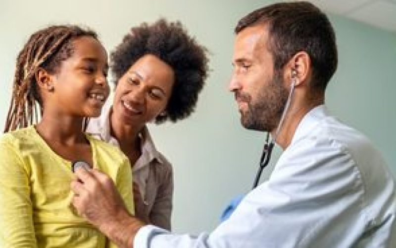 Mais de 320 médicos especialistas e R$ 2,5 bilhões vão fortalecer o SUS