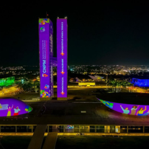 Projeção em Brasília anuncia a 5ª Conferência Nacional de Políticas para as Mulheres