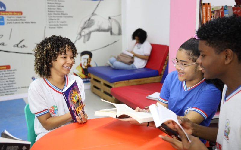 Governador anuncia novos investimentos em educação e a edição 2025 do programa Férias na Escola