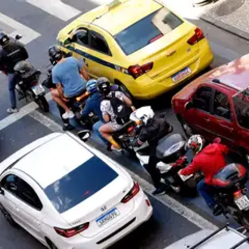 Mortes envolvendo moto aumentam com expansão da economia de aplicativo