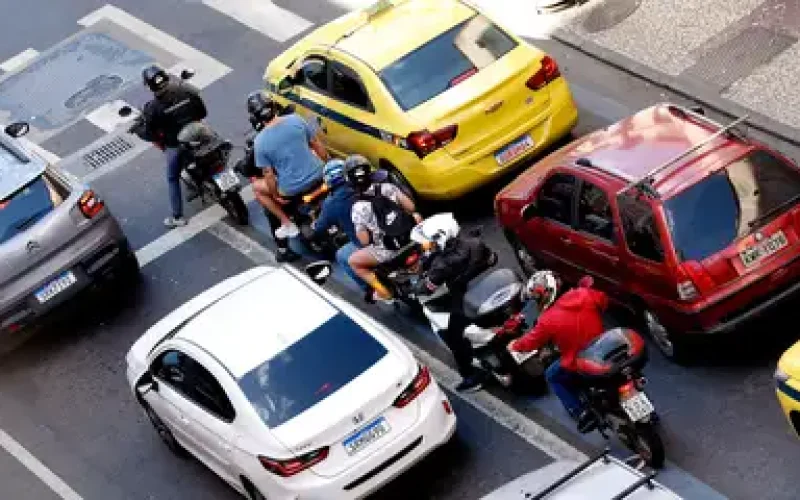 Mortes envolvendo moto aumentam com expansão da economia de aplicativo