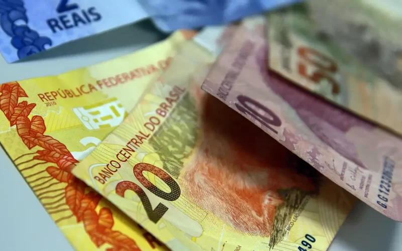 Teto dos juros do consignado do INSS sobe para 1,8% ao mês