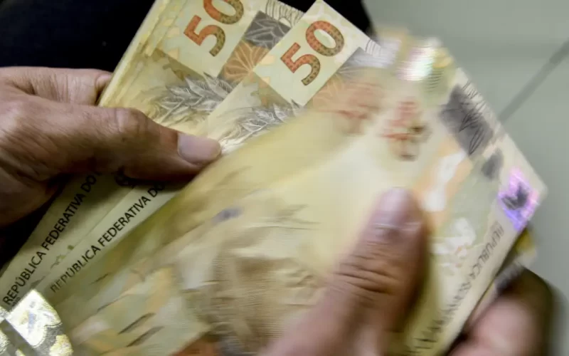 Mais de R$ 8 bilhões continuam esquecidos em instituições financeiras