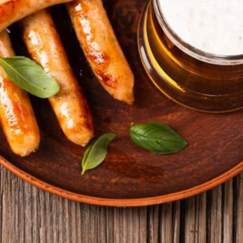 Salsichas de famosa montadora têm marca própria e vendem mais que carros