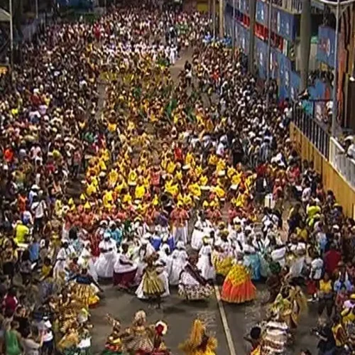 Livros sobre bloco Ilê Aiyê e mulheres no Axé são lançados em Salvador