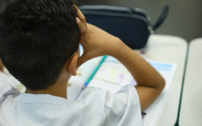 Grupos armados impactam o desempenho escolar de alunos na Grande Rio